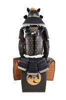 甲冑/鎧　鉄錆色漆塗鋲綴桶側五枚胴具足（BU-020125）-6