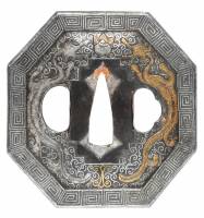 » クリックで拡大 -> 鍔 無銘 南蛮 珠追双龍唐草図鍔 (TU-061025)-1