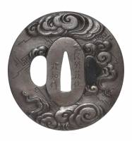 鍔　銘　長州萩住政知作　雷雲図鍔　(TU-040426)-1