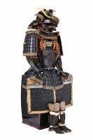 甲冑/鎧　鉄錆地獅子打出胸取五枚胴具足　兜後正中銘 信家 (BU-090126)-3