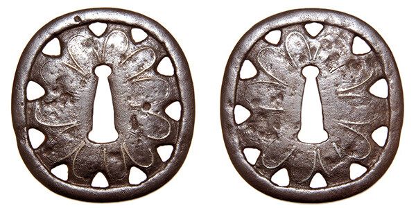 鍔 無銘 甚吾 菊花透鍔 特別保存刀装具鑑定書