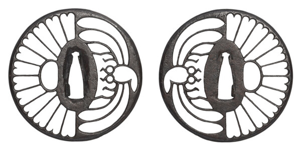 鍔 無銘 京透 菊花勝虫透鍔 保存刀装具鑑定書