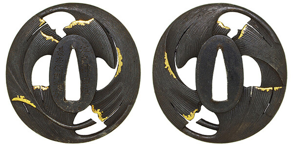 鍔 銘 長右衛門政方 銀杏葉図鍔