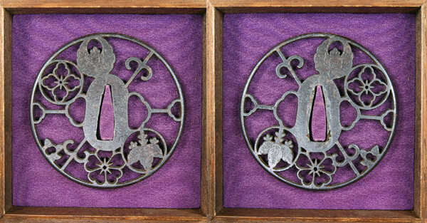 鍔 無銘 家紋京透鍔 保存刀装具鑑定書