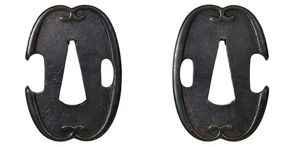 鍔 銘 埋忠 喰出短刀鍔