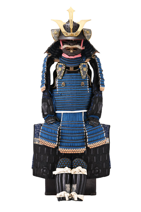 伝統的な青と黒の等身大日本甲冑（鎧立て無し） 甲冑/鎧 鉄黒漆塗切付小札縹糸威二枚胴具足 甲種特別貴重資料 (BU