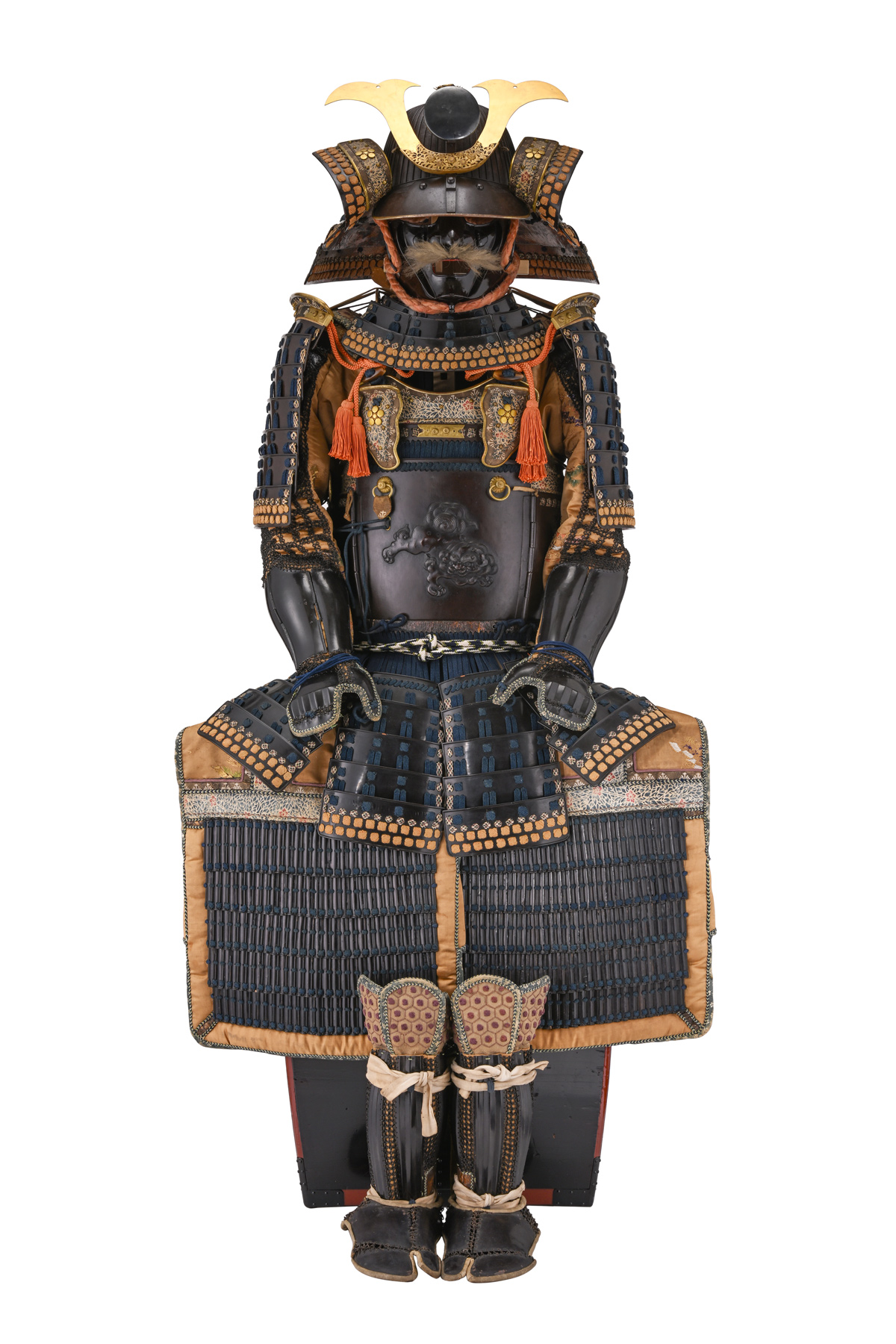 甲冑/鎧　鉄錆地獅子打出胸取五枚胴具足　兜後正中銘 信家　重要文化資料 商品画像