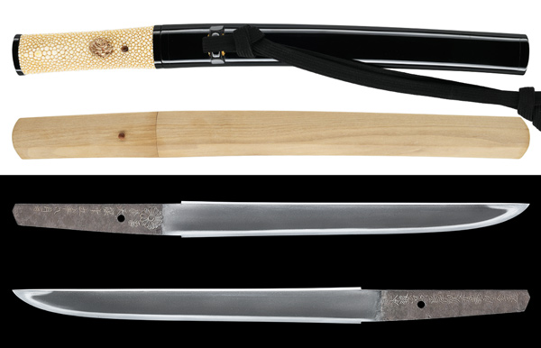 短刀　日本鍛冶宗匠伊賀守藤原金道 (菊紋)雷除 天保十五年八月日　附 黒蝋色塗鞘合口短刀拵　特別保存刀剣鑑定書の販売