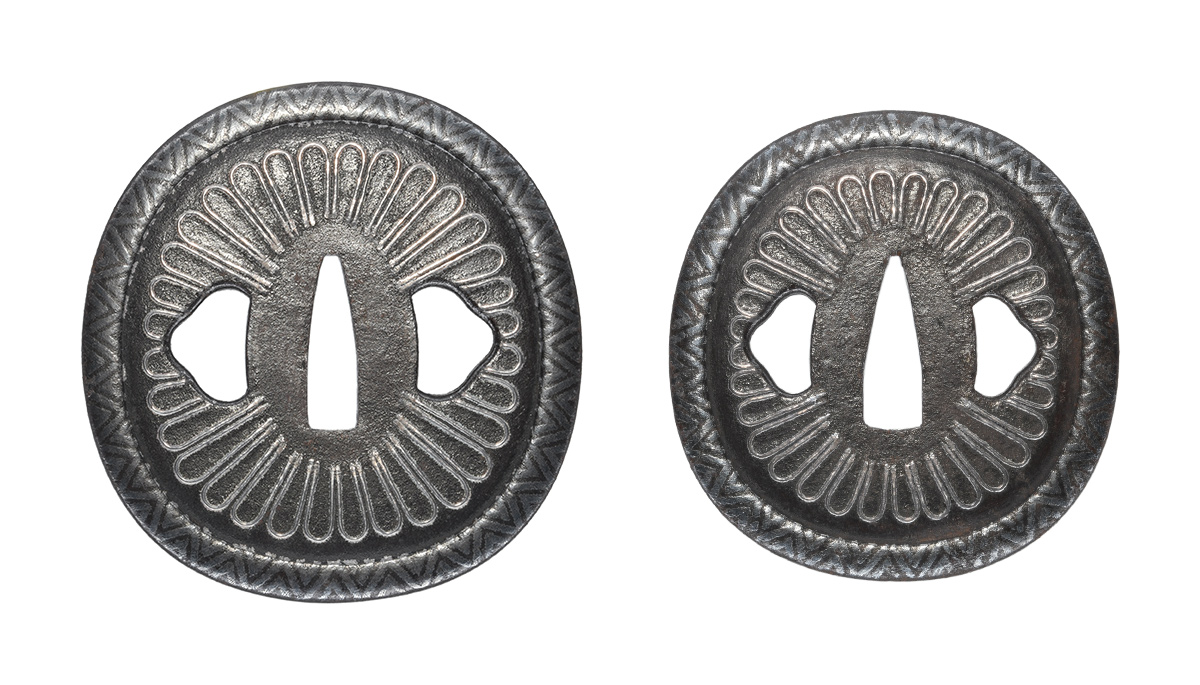 大小鍔　無銘　肥後 菊花図大小鍔　特別保存刀装具鑑定書 商品画像