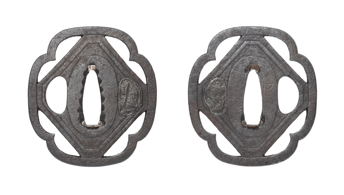 鍔　無銘　後代柳生　隅切角文透鍔　保存刀装具鑑定書 商品画像